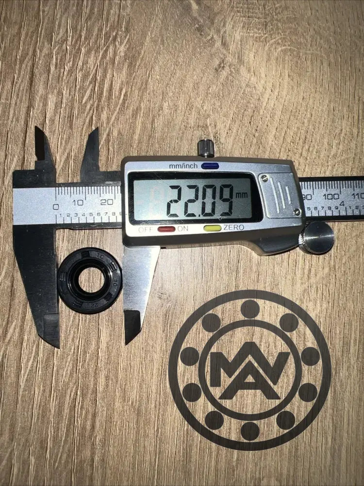 22mm outer diameter measurement of 10x22x6mm TC oil seal