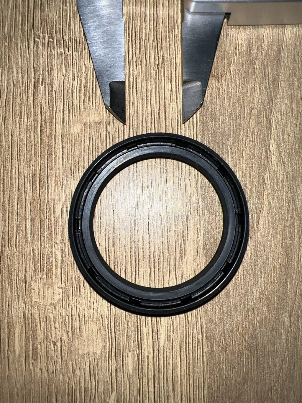 TC Oil Seal 40x52x7mm Double Lip with Spring | NBR Rotary Shaft / Dust Seal