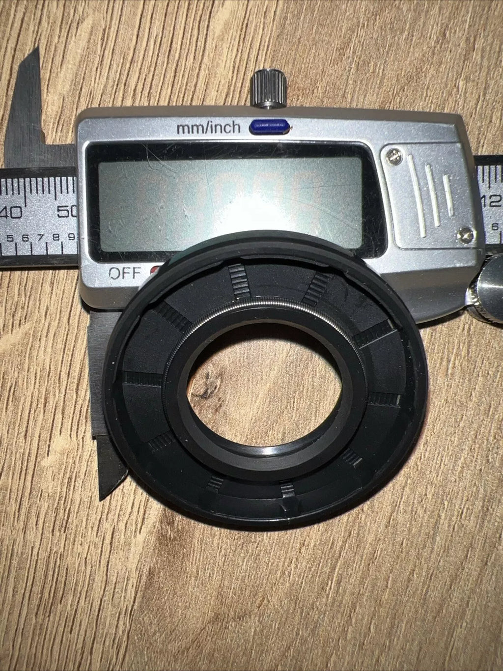 TC Oil Seal 25x48x7mm Double Lip with Spring | NBR Rotary Shaft / Dust Seal