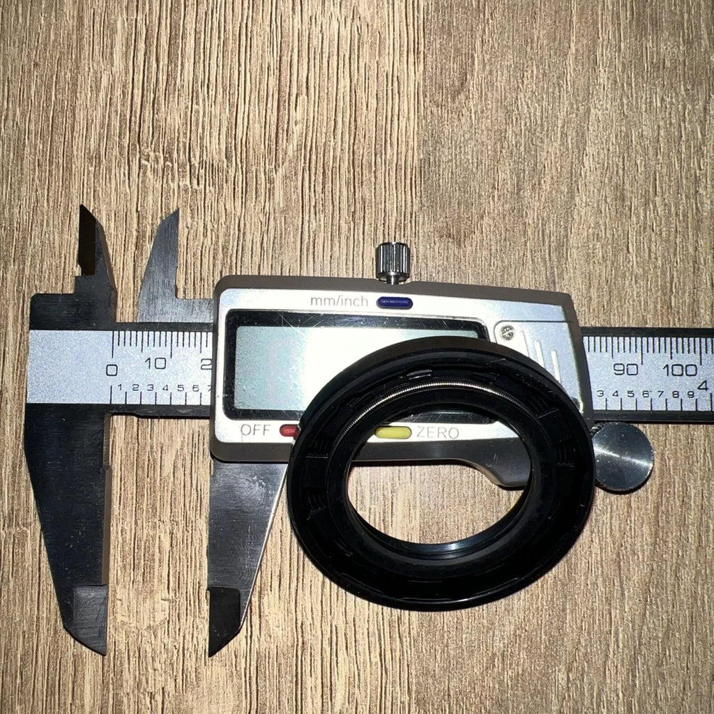 TC Oil Seal 30x47x7mm Double Lip with Spring | NBR Rotary Shaft Seal