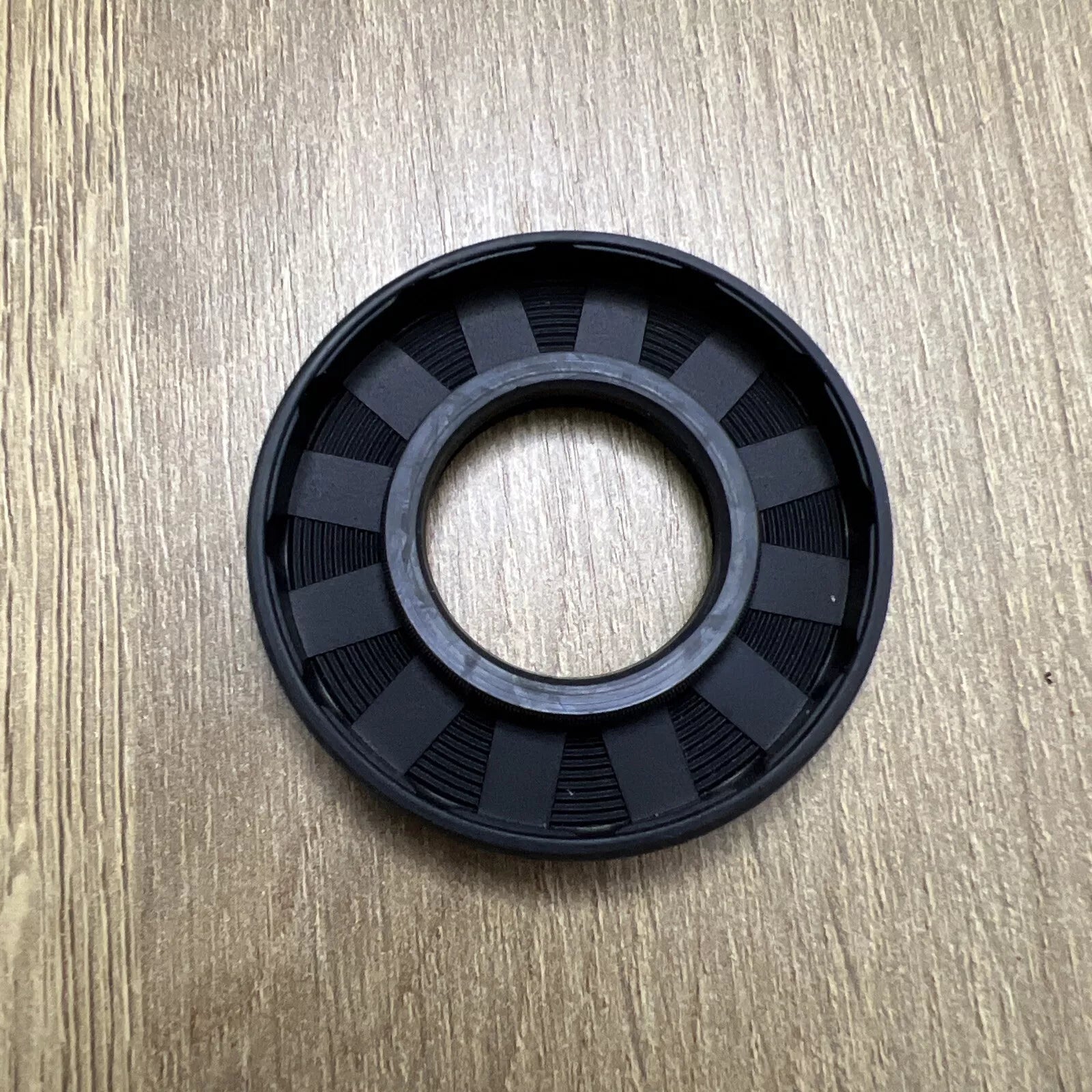 TC Oil Seal 25x52x8mm Double Lip with Spring | NBR Rotary Shaft Seal