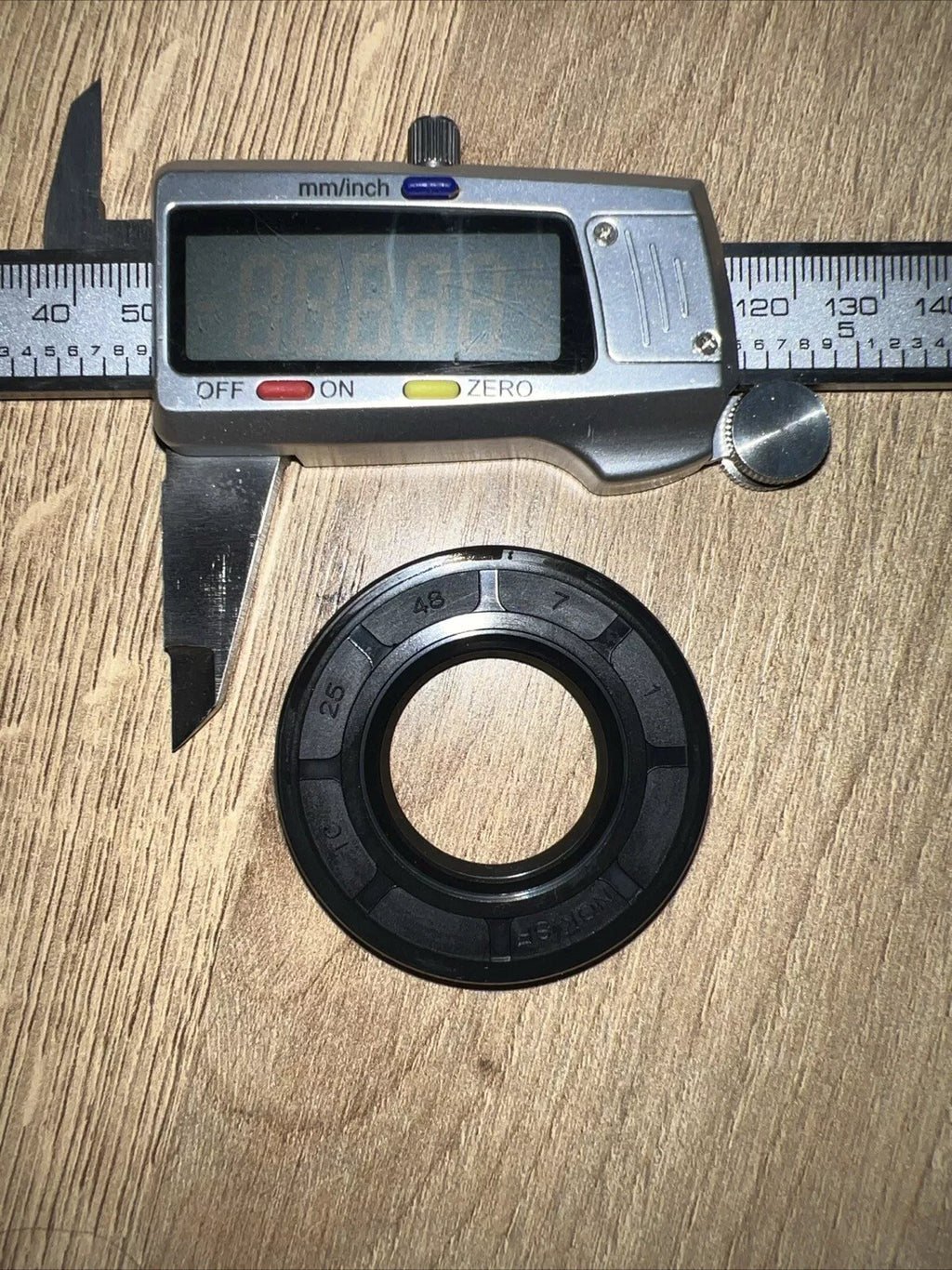TC Oil Seal 25x48x7mm Double Lip with Spring | NBR Rotary Shaft / Dust Seal