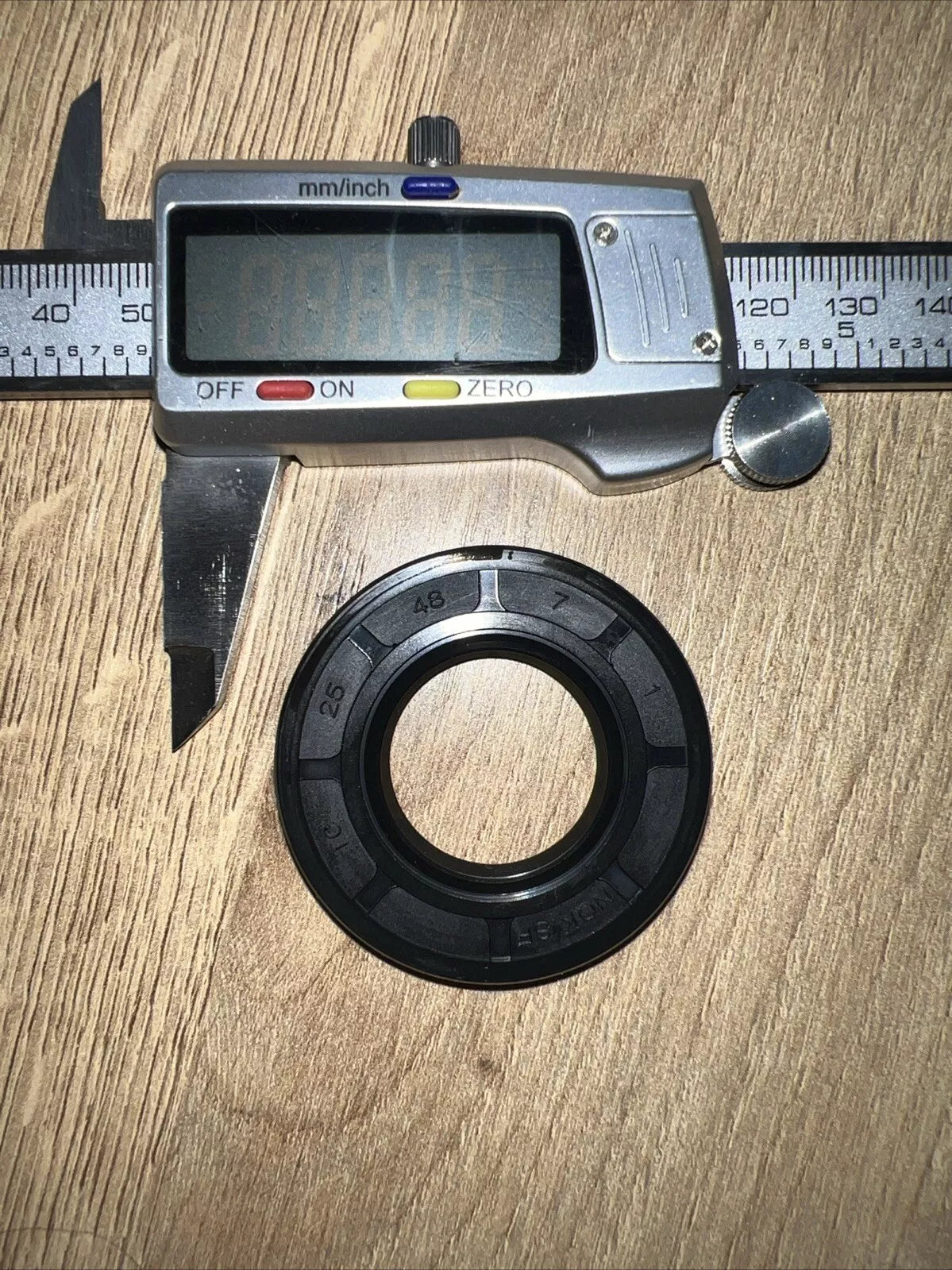 TC Oil Seal 25x48x7mm Double Lip with Spring | NBR Rotary Shaft / Dust Seal
