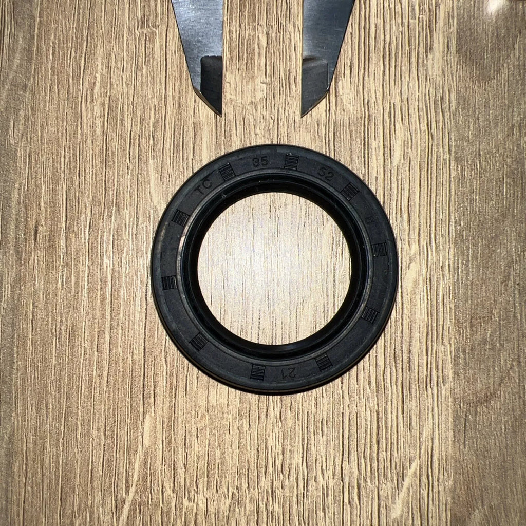 TC Oil Seal 35x52x8mm Double Lip with Spring | NBR Rotary Shaft Seal