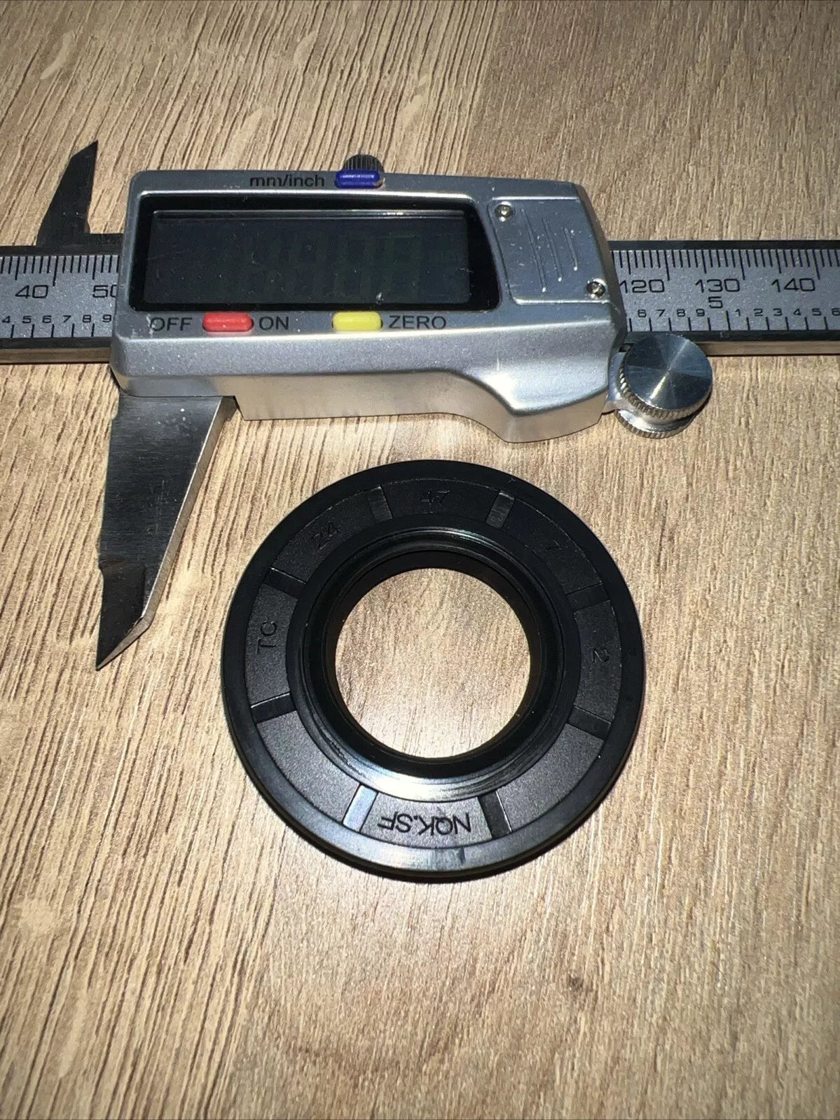 TC Oil Seal 24x47x7mm Double Lip with Spring | NBR Rotary Shaft / Dust Seal