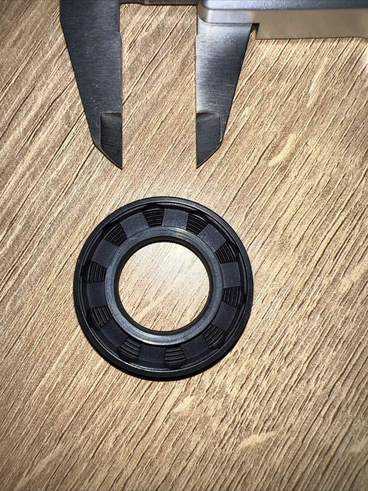 TC Oil Seal 22x40x7mm Double Lip with Spring | NBR Rotary Shaft Seal