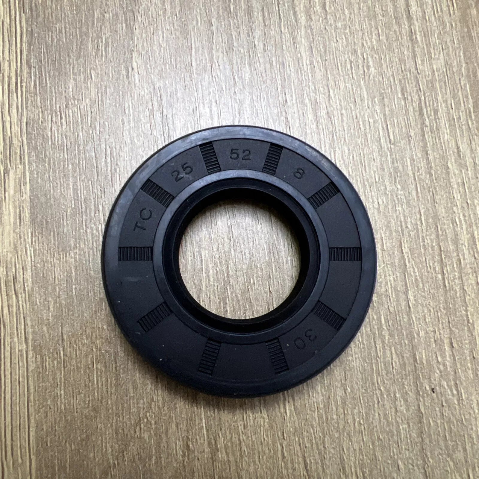 TC Oil Seal 25x52x8mm Double Lip with Spring | NBR Rotary Shaft Seal