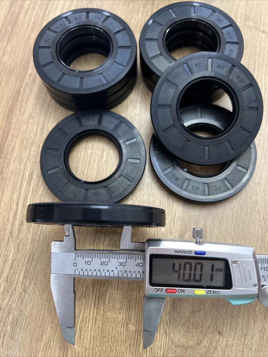 TC Oil Seal 40x80x10mm Double Lip with Spring | NBR Rotary Shaft Seal