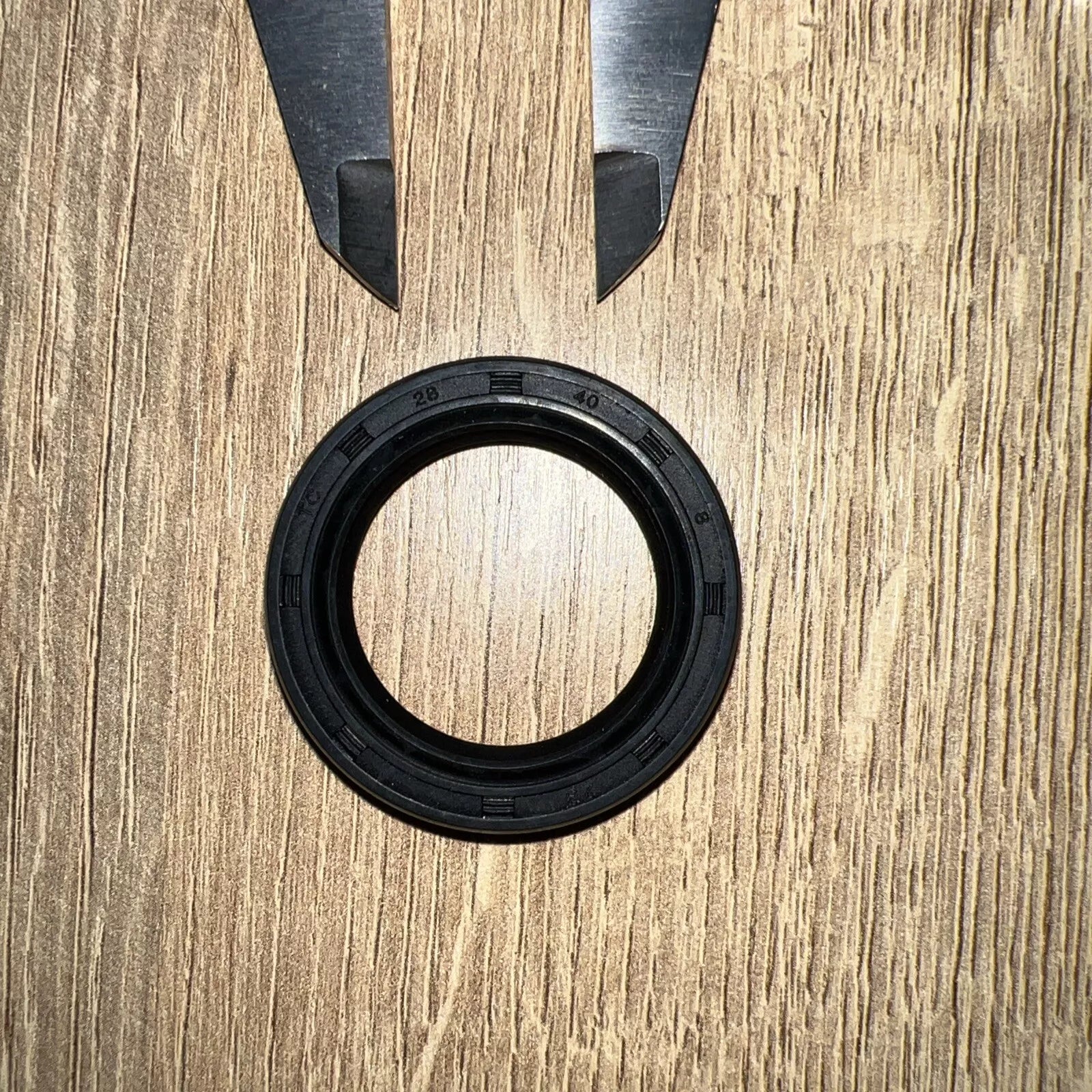 TC Oil Seal 28x40x8mm Double Lip with Spring | NBR Rotary Shaft Seal