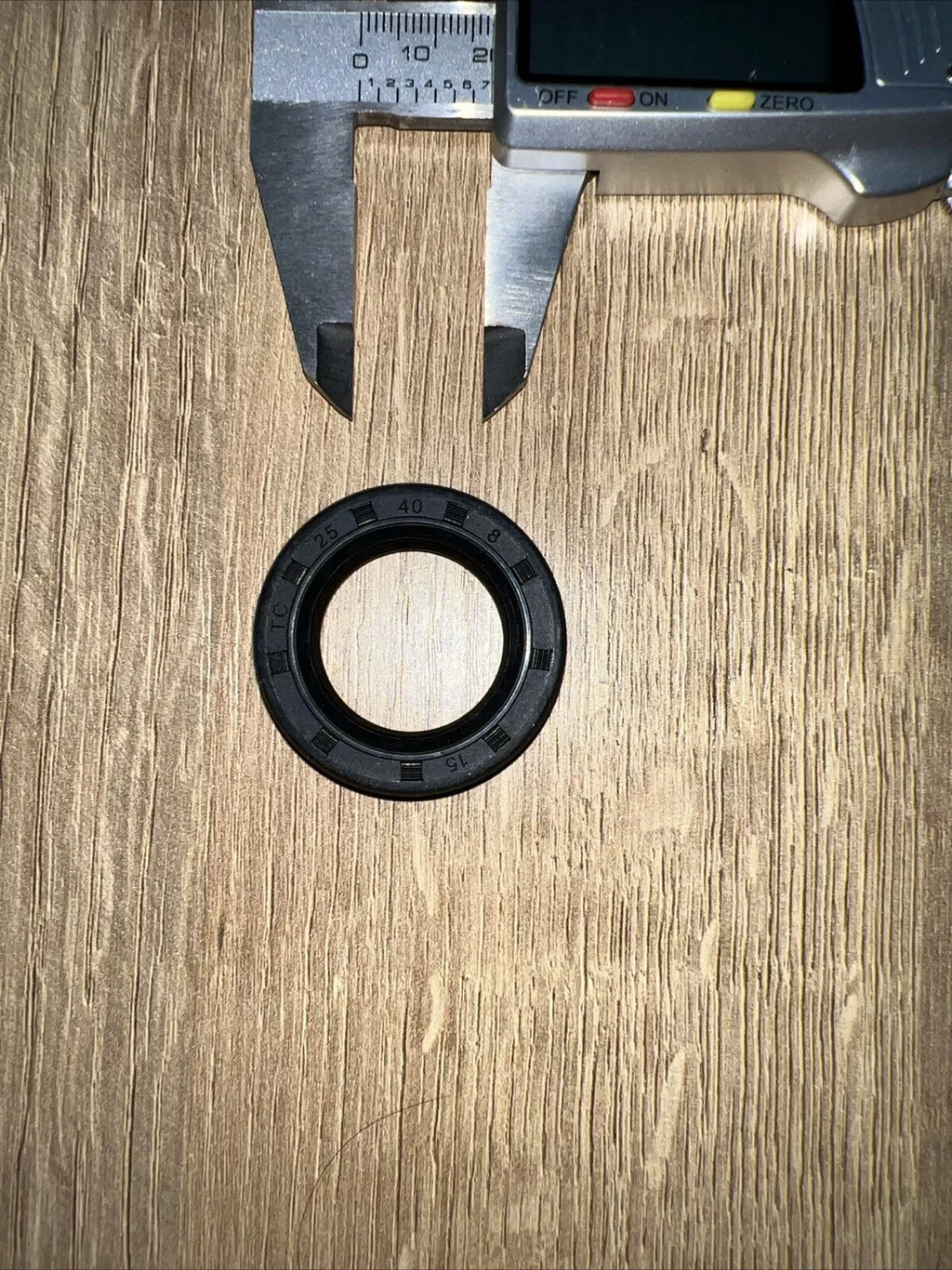 TC Oil Seal 25x40x8mm Double Lip with Spring | NBR Rotary Shaft Seal