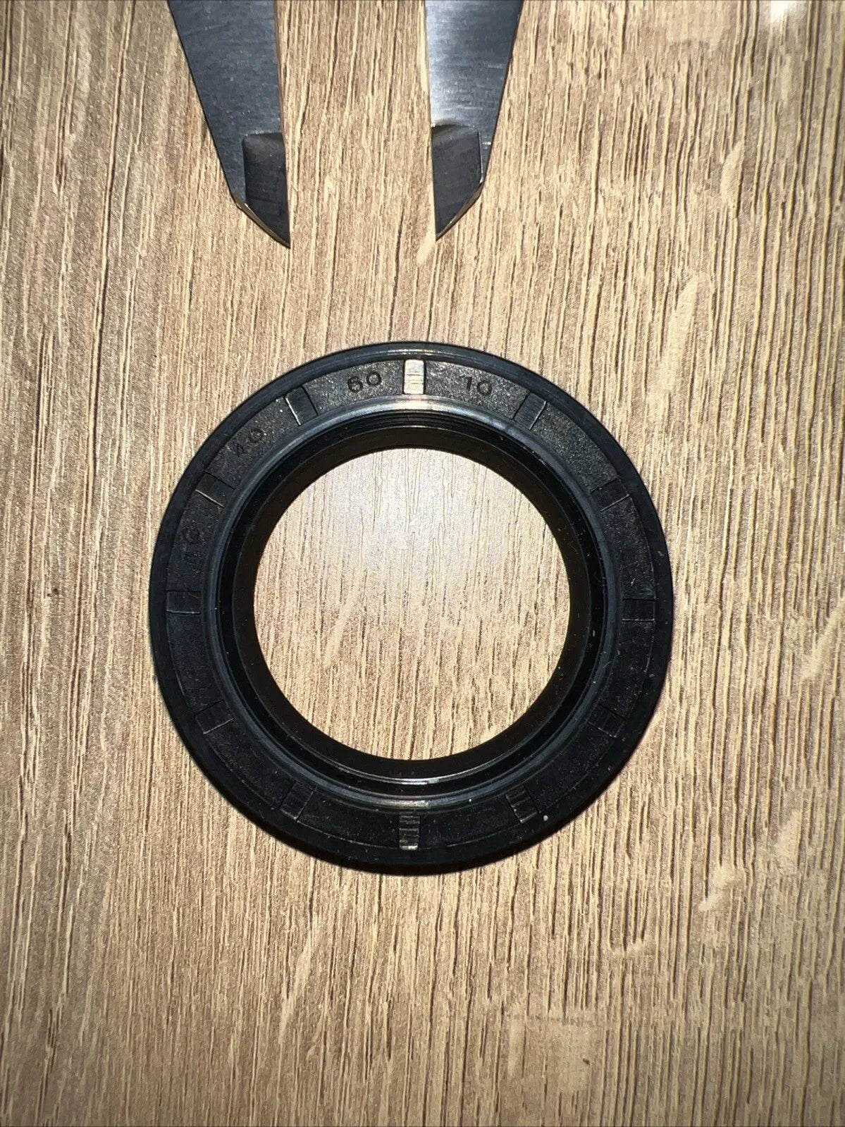 TC Oil Seal 40x60x10mm Double Lip with Spring | NBR Rotary Shaft / Dust Seal