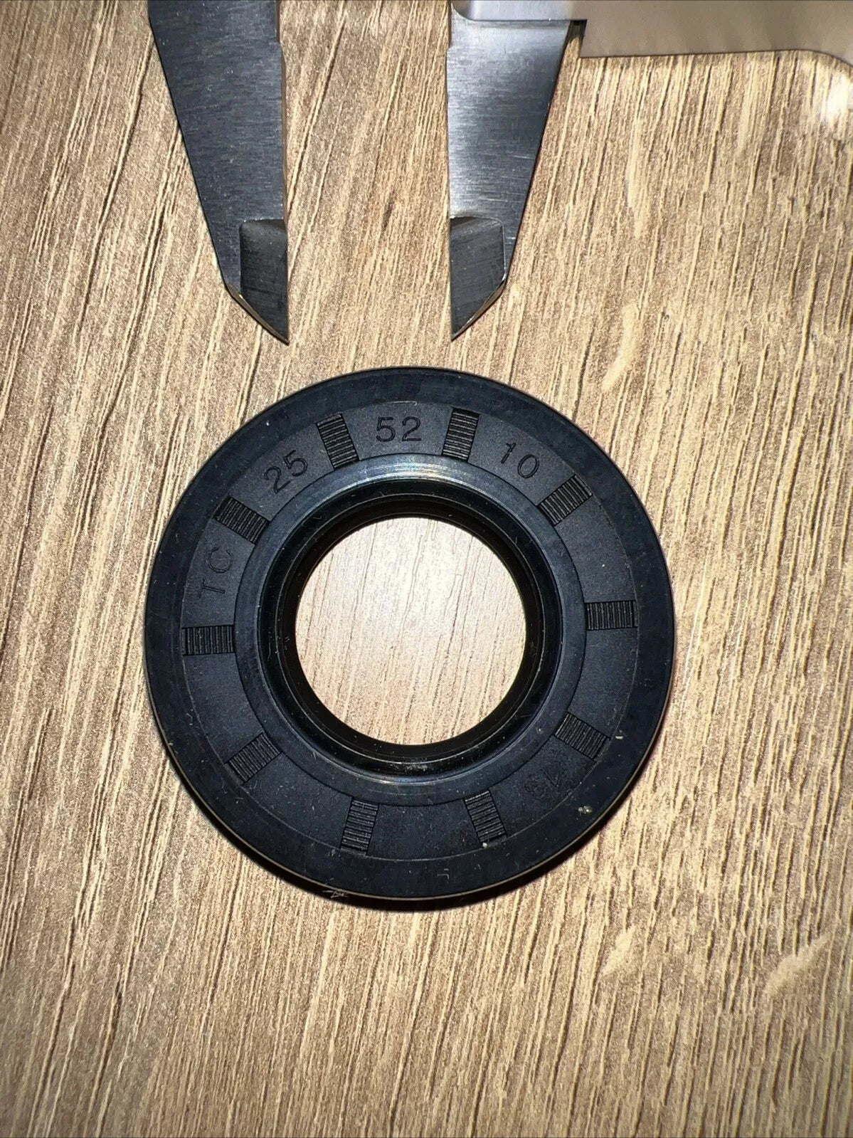 TC Oil Seal 25x52x10mm Double Lip with Spring | NBR Rotary Shaft Seal