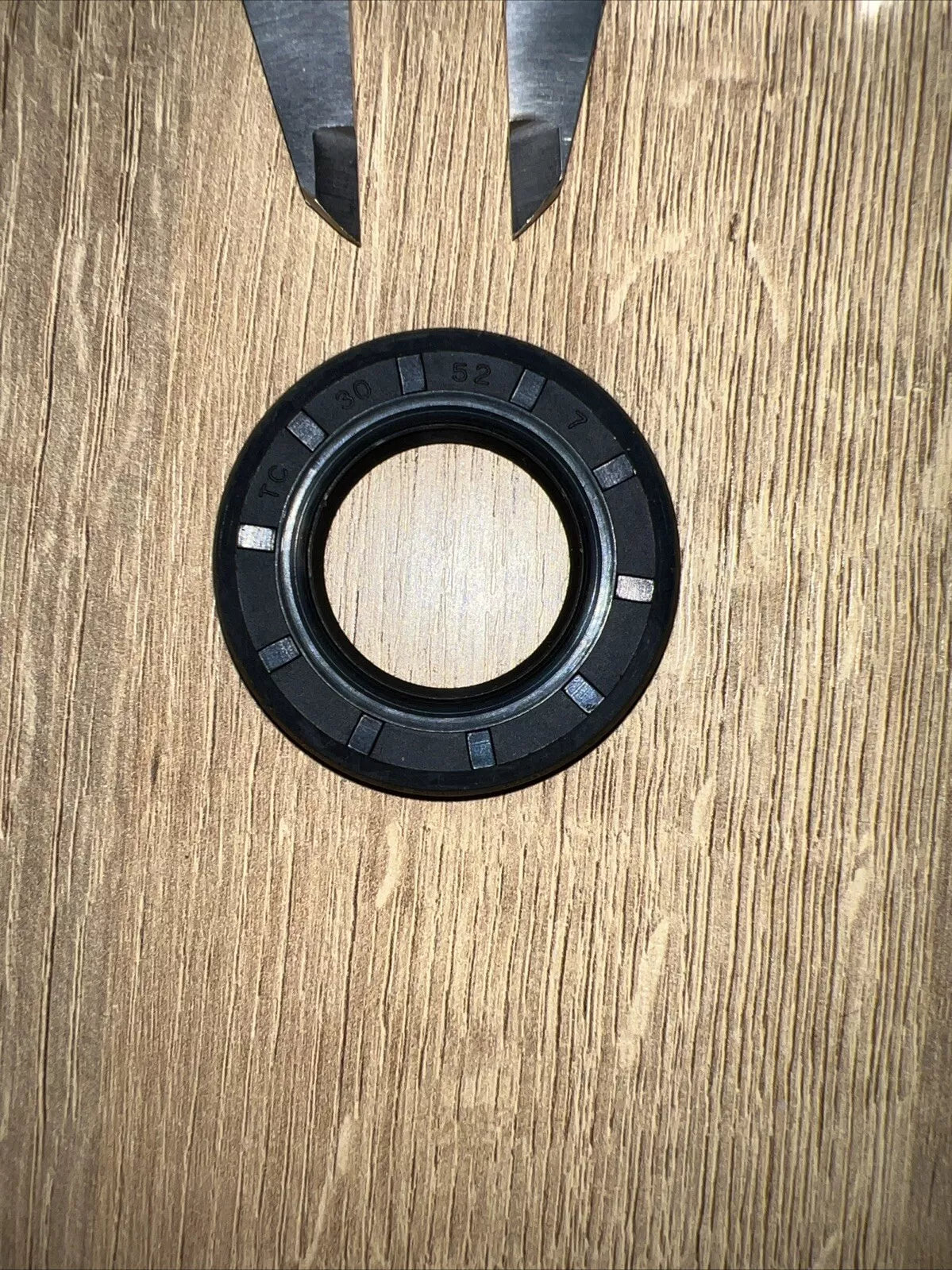 TC Oil Seal 30x52x7mm Double Lip with Spring | NBR Rotary Shaft / Dust Seal