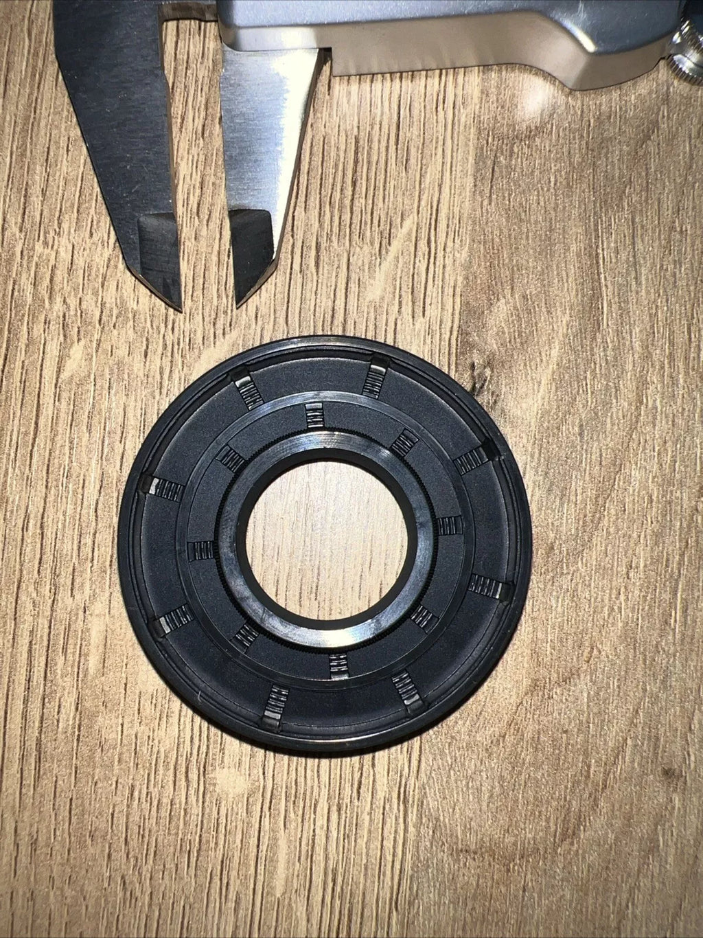 TC Oil Seal 22x52x7mm Double Lip with Spring | NBR Rotary Shaft / Dust Seal